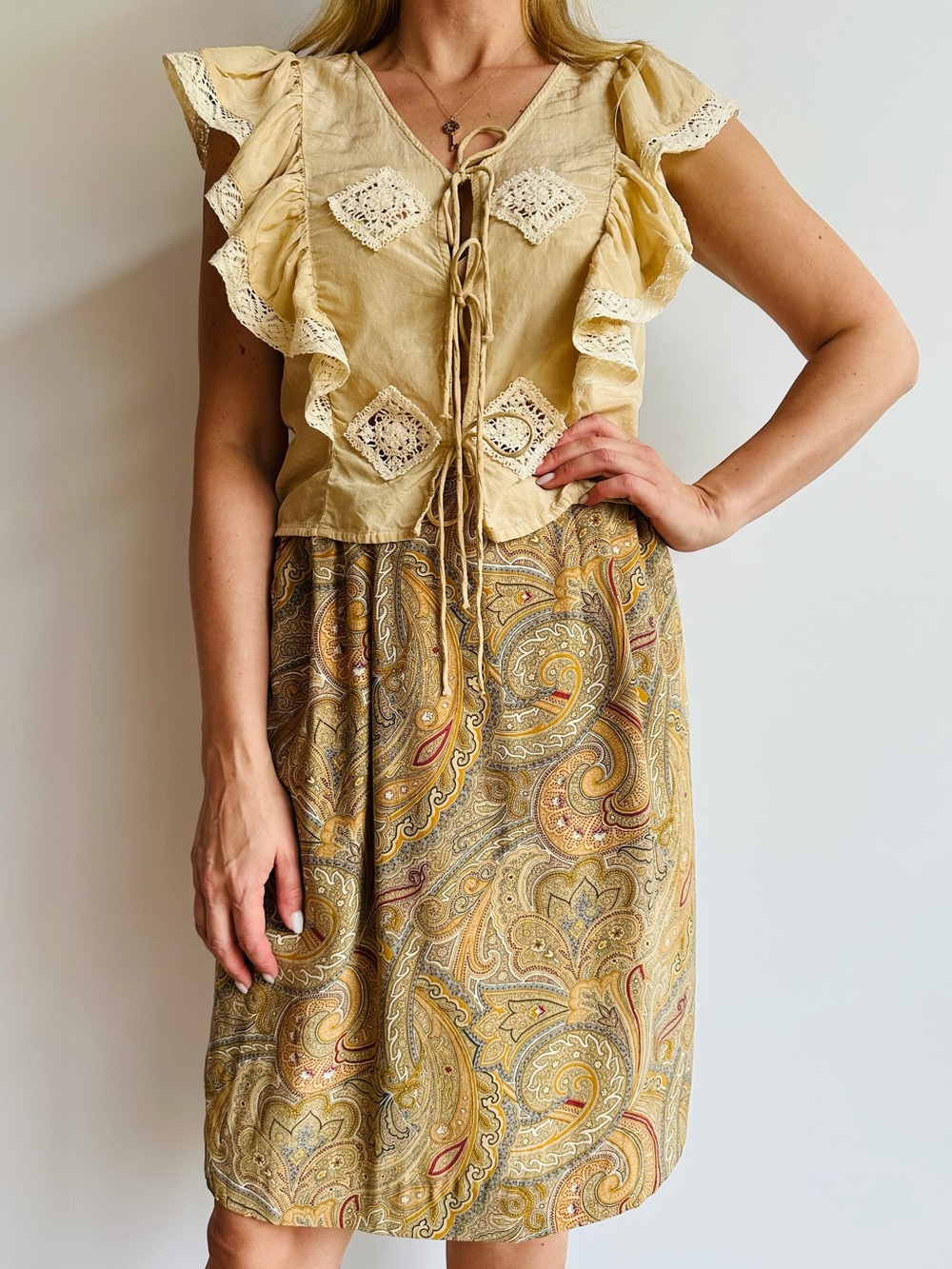 Vintage Liz Claiborne 100% Silk Paisley Midi Skirt Mustard Gold Pleated Size 10 - Picture 1 of 9